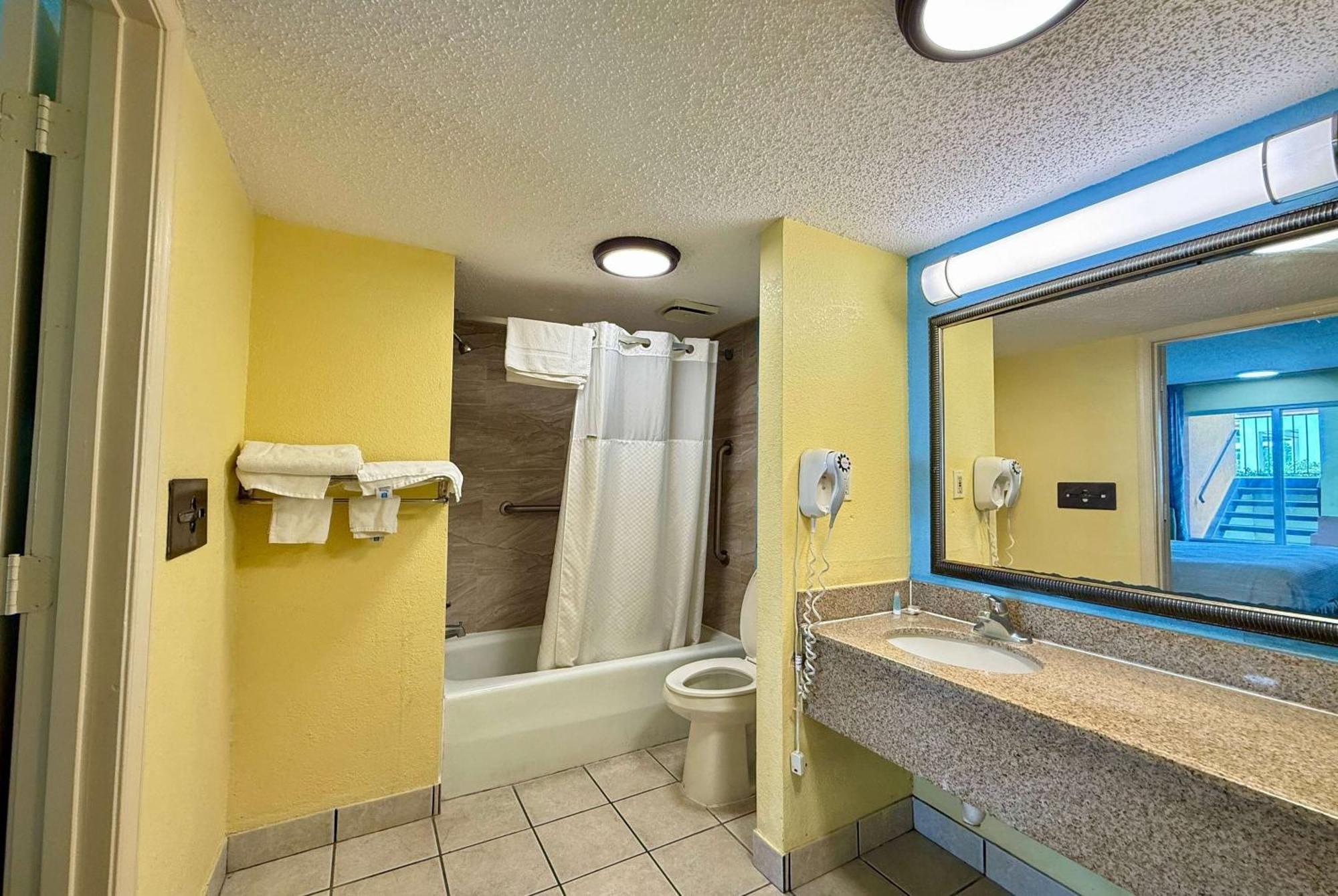 Days Inn By Wyndham Ruther Glen Kings Dominion Area Eksteriør billede