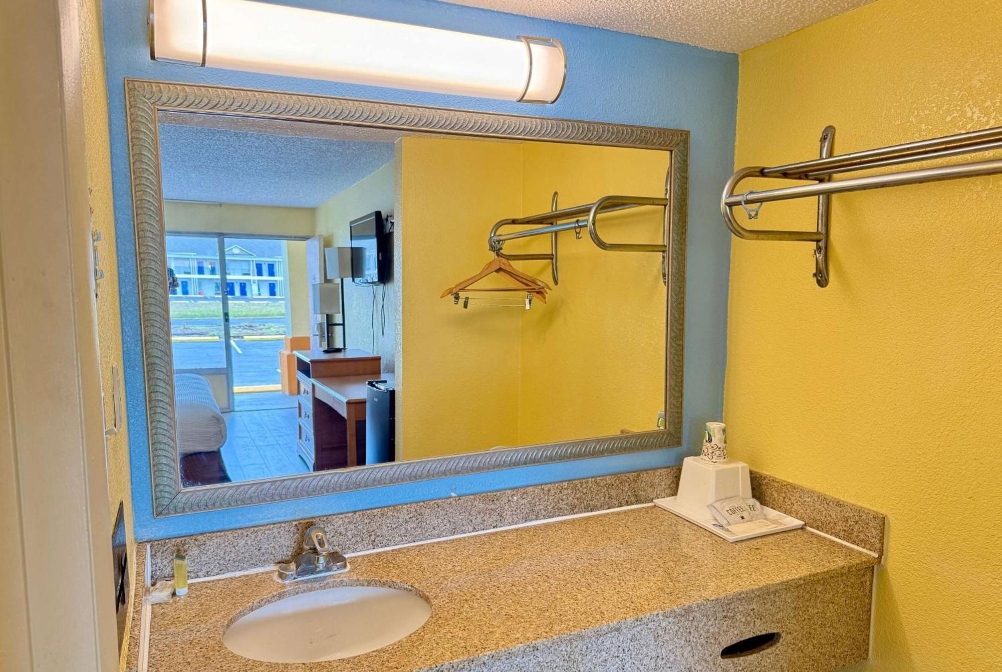 Days Inn By Wyndham Ruther Glen Kings Dominion Area Eksteriør billede